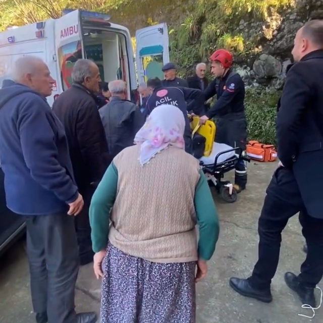 Cenazeye giderken hayat kurtardılar