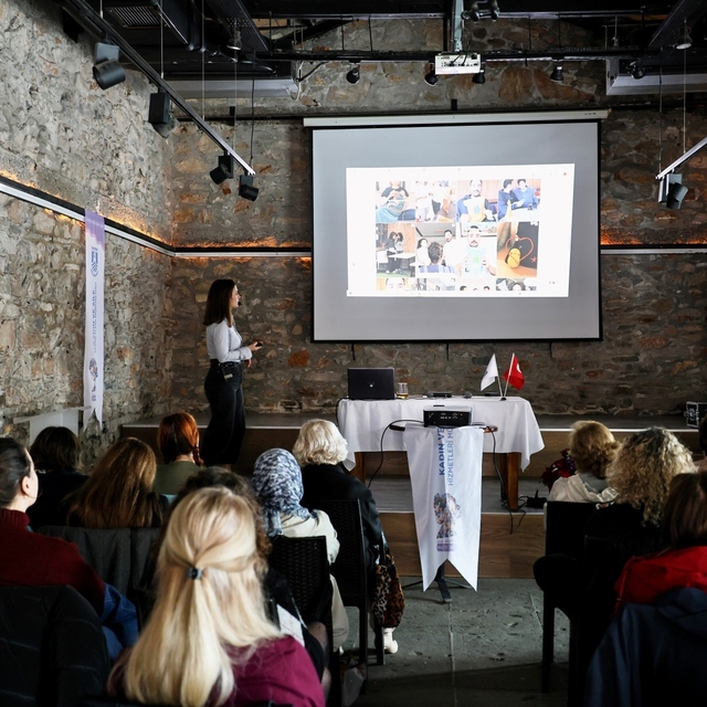 Kadın girişimciler için online ticaret semineri düzenlendi