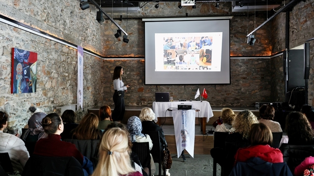 Kadın girişimciler için online ticaret semineri düzenlendi