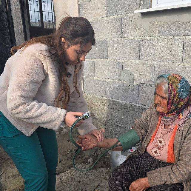 Tarsus Belediyesinden Kapı Kapı Gönül Köprüsü