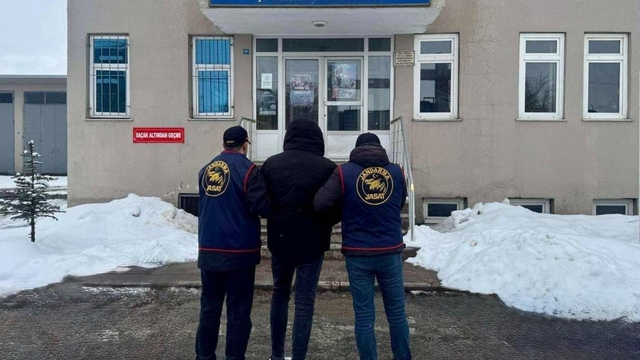 Erzurum'da kesinleşmiş hapis cezası bulunan firari hükümlü yakalandı