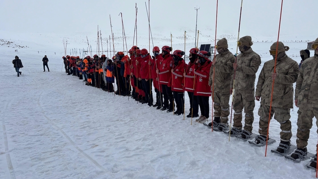 Hesarek Kayak Merkezi'nde gerçeğini aratmayan kurtarma tatbikatı
