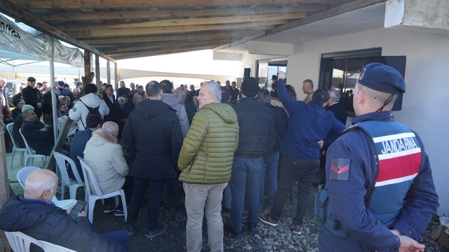 Samsun'da atık tesisi toplantısında gergin anlar