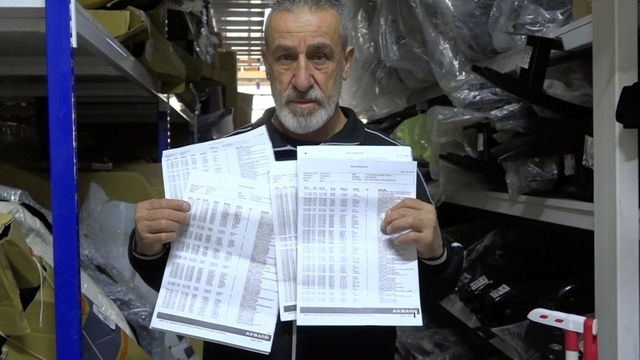 Kızının komşusuna telefon bankacılığı bilgilerini verdi, hayatı karardı
Hesabından birkaç milyon lira para akışı olan adam dolandırıcılık suçuyla karşı karşıya