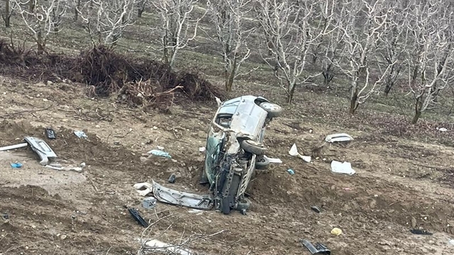Isparta'da şarampole devrilen otomobilde 1 kişi öldü, 1 kişi yaralandı