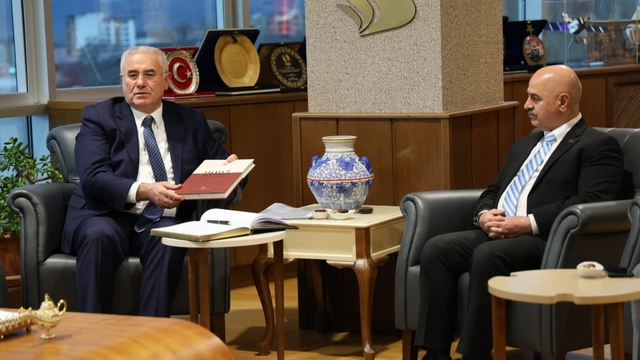 Akarca, Rektör Sözbir ile bir araya geldi