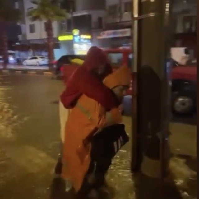 Osmaniye'de şiddetli yağış ve fırtına hayatı olumsuz etkiledi