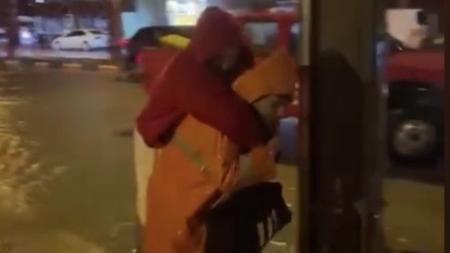 Osmaniye'de şiddetli yağış ve fırtına hayatı olumsuz etkiledi