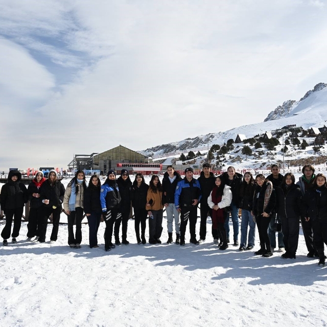 Erzincan polisinden öğrencilere sosyal destek