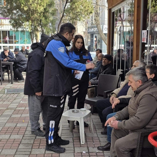 Bilecik'te vatandaşlara 112 acil çağrı hattı ve dolandırıcılık bilgilendirm...