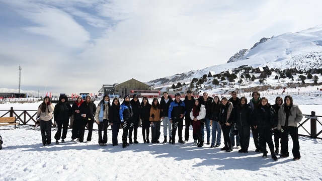 Erzincan polisinden öğrencilere sosyal destek