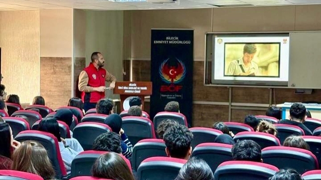 Bilecik'te "Gençlik Ve Güvenli Gelecek Projesi" kapsamında öğrencilere bilgilendirme
