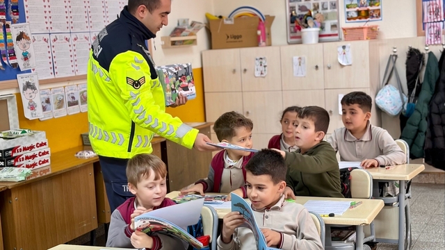 Bilecik'te 105 öğrenciye okul servisi ve trafik kuralları eğitimi