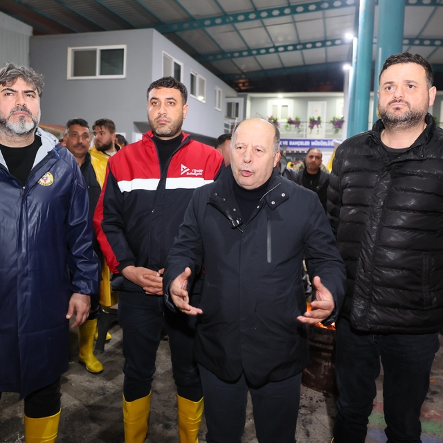 Yüreğir'de şiddetli yağışa anında müdahale