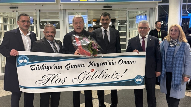 Münih'te Türk heyetine AKİB'ten coşkulu karşılama: Hulusi Akar'a büyük ilgi