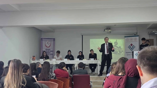 Kütahya'da Sait Faik Abasıyanık il paneli yapıldı