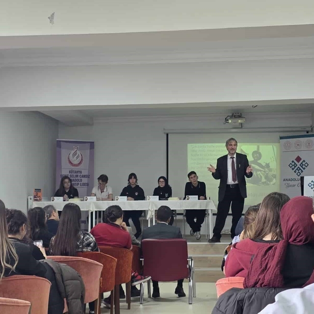 Kütahya'da Sait Faik Abasıyanık il paneli yapıldı