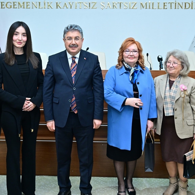 Eskişehir Valiliği'nde 46 yıl görev yapan memur emekli oldu