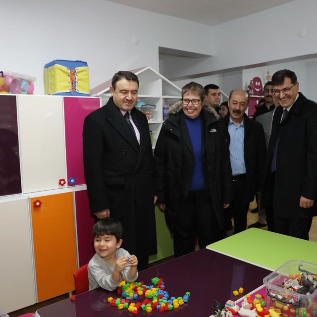 Kütahya Belediyesi Gündüz Çocuk Bakımevi yeni yerinde hizmete açıldı