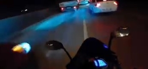 Motosikletlinin tehlike atlattığı anlar kamerada
Zincirleme kazaya çarpmakt...