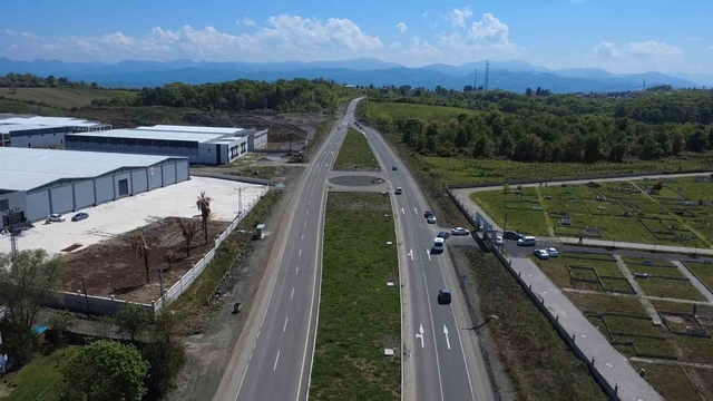 Ayvacık-Çarşamba kara yolunda yol genişletme çalışmaları başladı