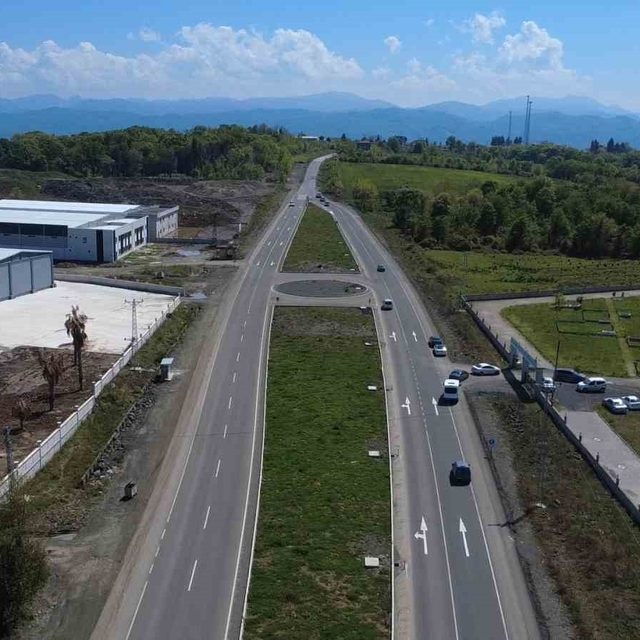 Ayvacık-Çarşamba kara yolunda yol genişletme çalışmaları başladı