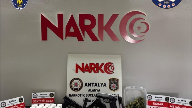 Antalya'da eş zamanlı uyuşturucu operasyonu
