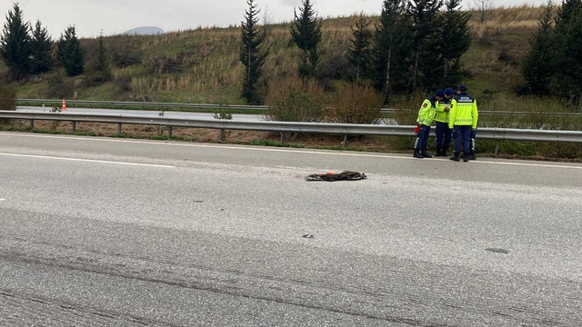 Osmaniye'de temizlik yapan işçilere otomobil çarptı: 1 ölü, 3 yaralı