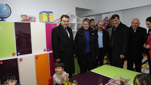 Kütahya Belediyesi Gündüz Çocuk Bakımevi yeni yerinde hizmete açıldı