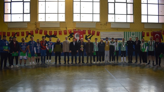 Şenkaya'da salon futbolu coşkusu