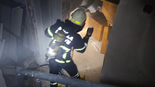 Fethiye'de inşaatın bodrum katında çıkan yangında ev eşyaları yandı