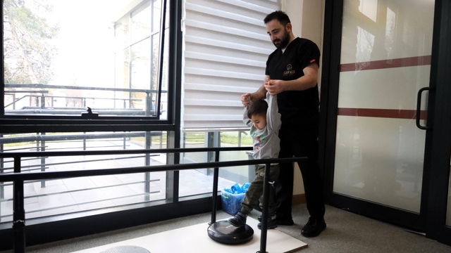 Minik Demir ilk adımları Gonca'da attı
Demir artık derslerden gülerek çıkıyor