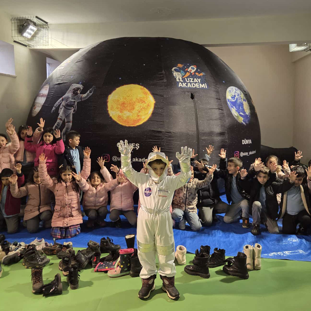 Zara'da "Uzay Çadırı ve Sanal Gerçeklik" etkinliği düzenlendi