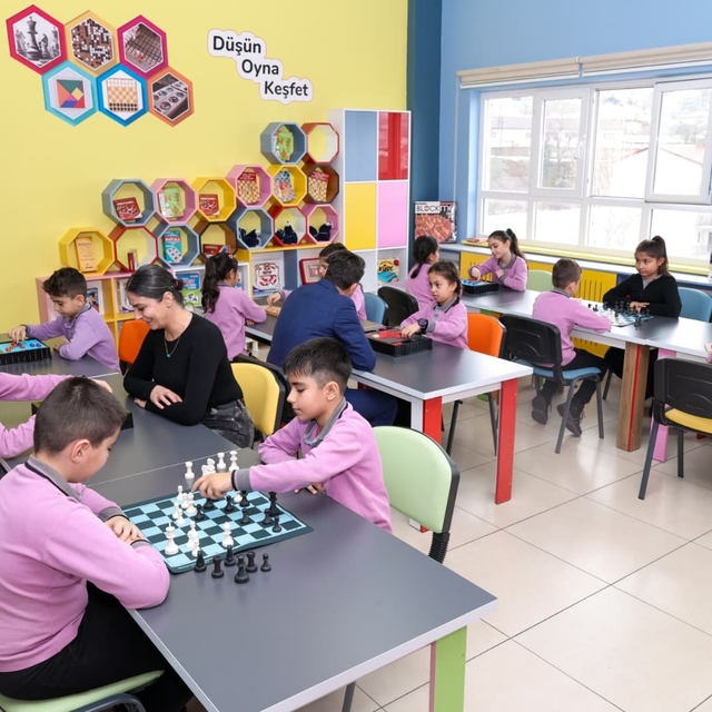 Tunceli'de tüm ilkokul ve ortaokullara akıl ve zeka oyunları sınıfı