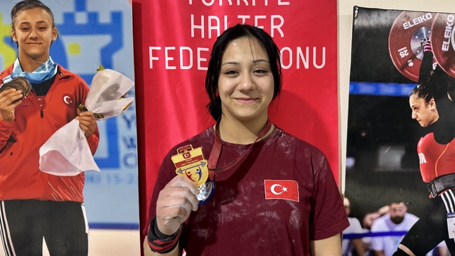 Milli halterci Zehranur Aslan'ın hedefi dünya şampiyonluğu