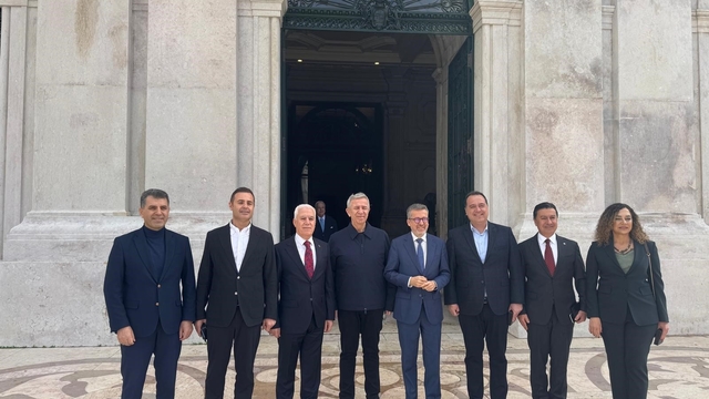 Başkan Bozbey Avrupa'da tarihi kent modelini inceledi