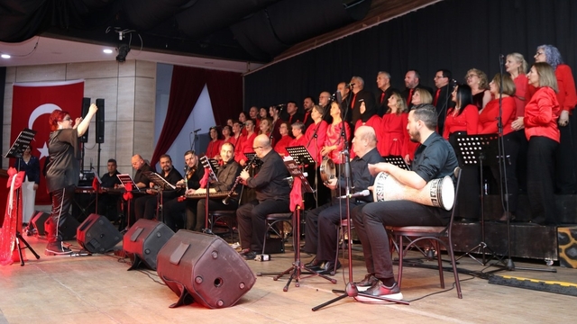 Yunusemre'de Sevgililer Günü'ne özel muhteşem konser