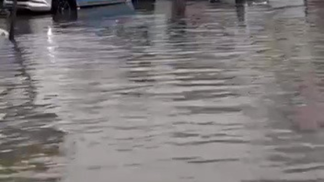 Antalya'da şiddetli yağış hayatı olumsuz etkiledi