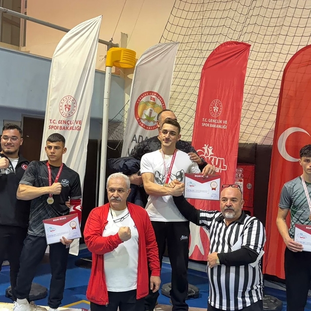 Elazığ'a bilek güreşinde 4 madalya