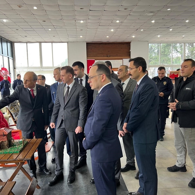 Ayvacık'ta Sanatla Değişen Hayatlar Sergisi Açıldı