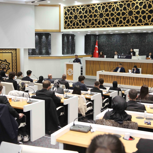 Başkan Kavuş, geleceğin siyasetçileri ve bürokratlarıyla buluştu