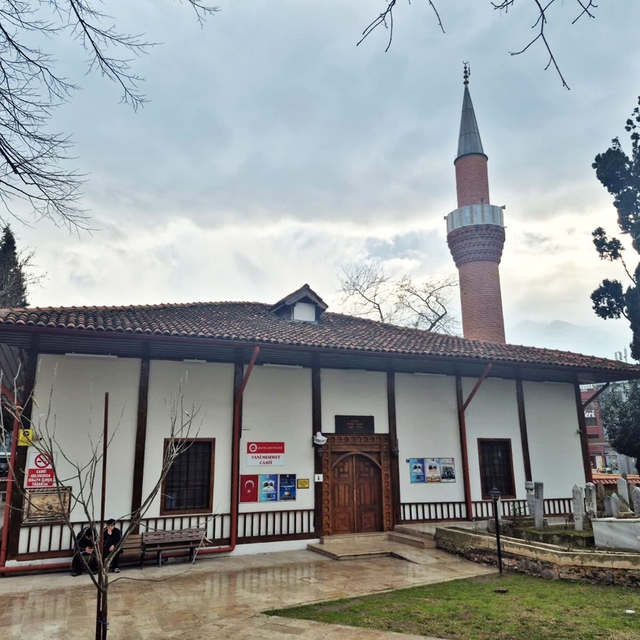 Kestel Vani Mehmet Camii'ne yakışan hizmet
Yenilenen müştemilat hizmete sun...