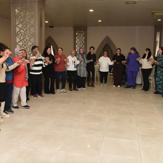 Kepezli hanımlar kadınlar matinesinde buluştu