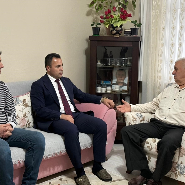 Kaymakam Uzan'ın ilk ziyareti şehit ailesi oldu