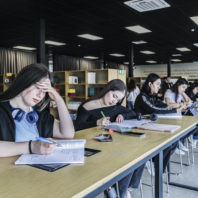 Mersin'de okuma salonları gençlerin ikinci evi oldu
