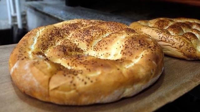 Valiliğin itirazına rağmen belediye ve TSO'nun oylarıyla pideye zam geldi Hem gramaj düşürüldü, hem fiyat artırıldı