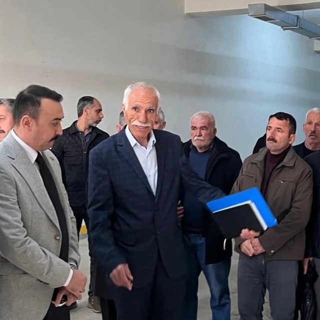 Arıcılara arı besleme şekeri dağıtıldı