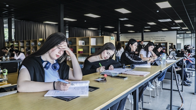 Mersin'de okuma salonları gençlerin ikinci evi oldu