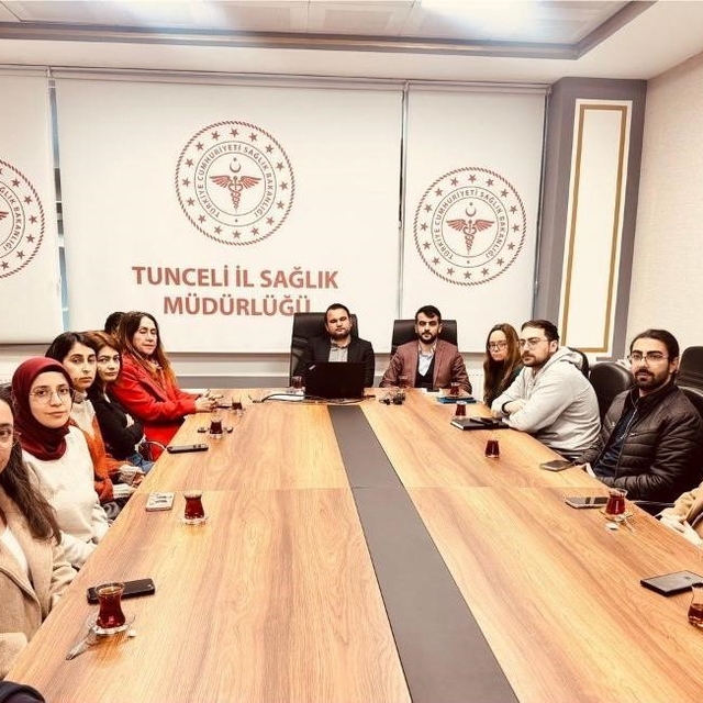 Tunceli'de sağlık çalışanlarına hizmet içi eğitim