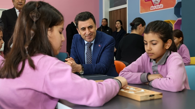 Tunceli'de öğrenciler akıl ve zeka oyunları sınıflarıyla zihinsel becerilerini geliştiriyor